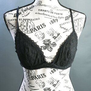 Victoria's Secret Bra, black lace, underwire, XS / S